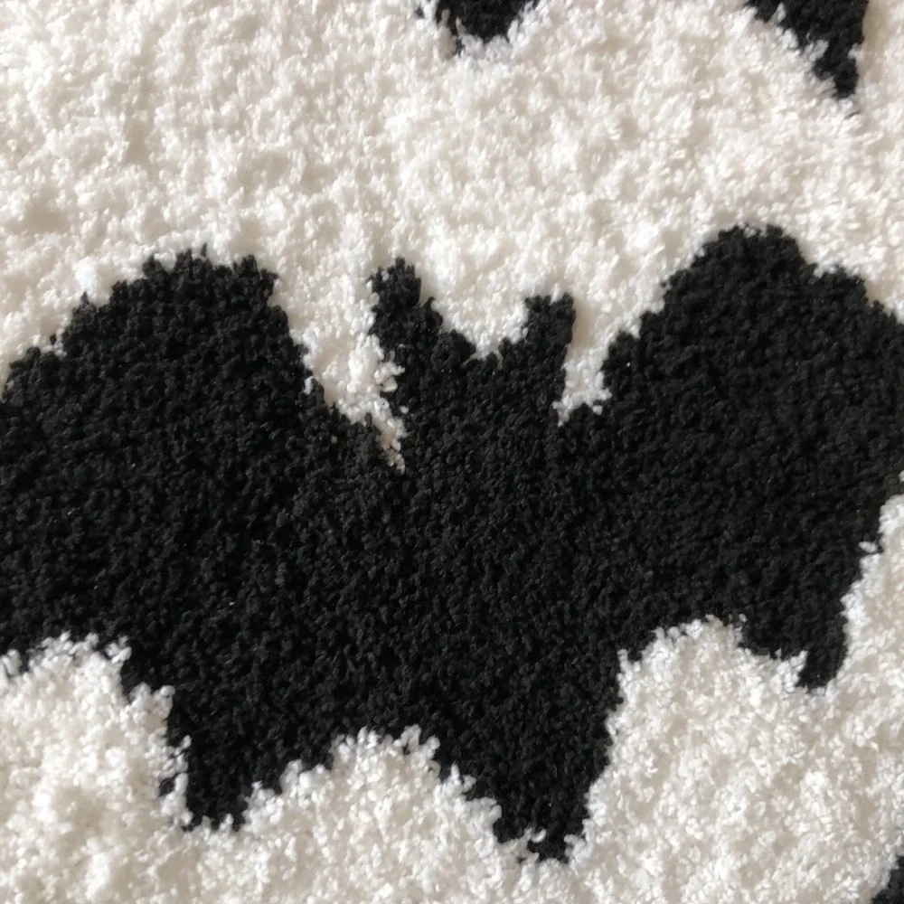 Bella Luxx Black and White Bat HALLOWEEN Bath Rug